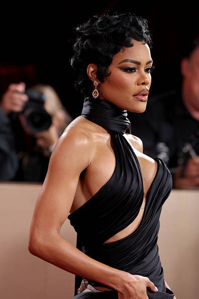 宝闪耀第83届金球奖红毯AG真人中国天然钻石珠(图5)